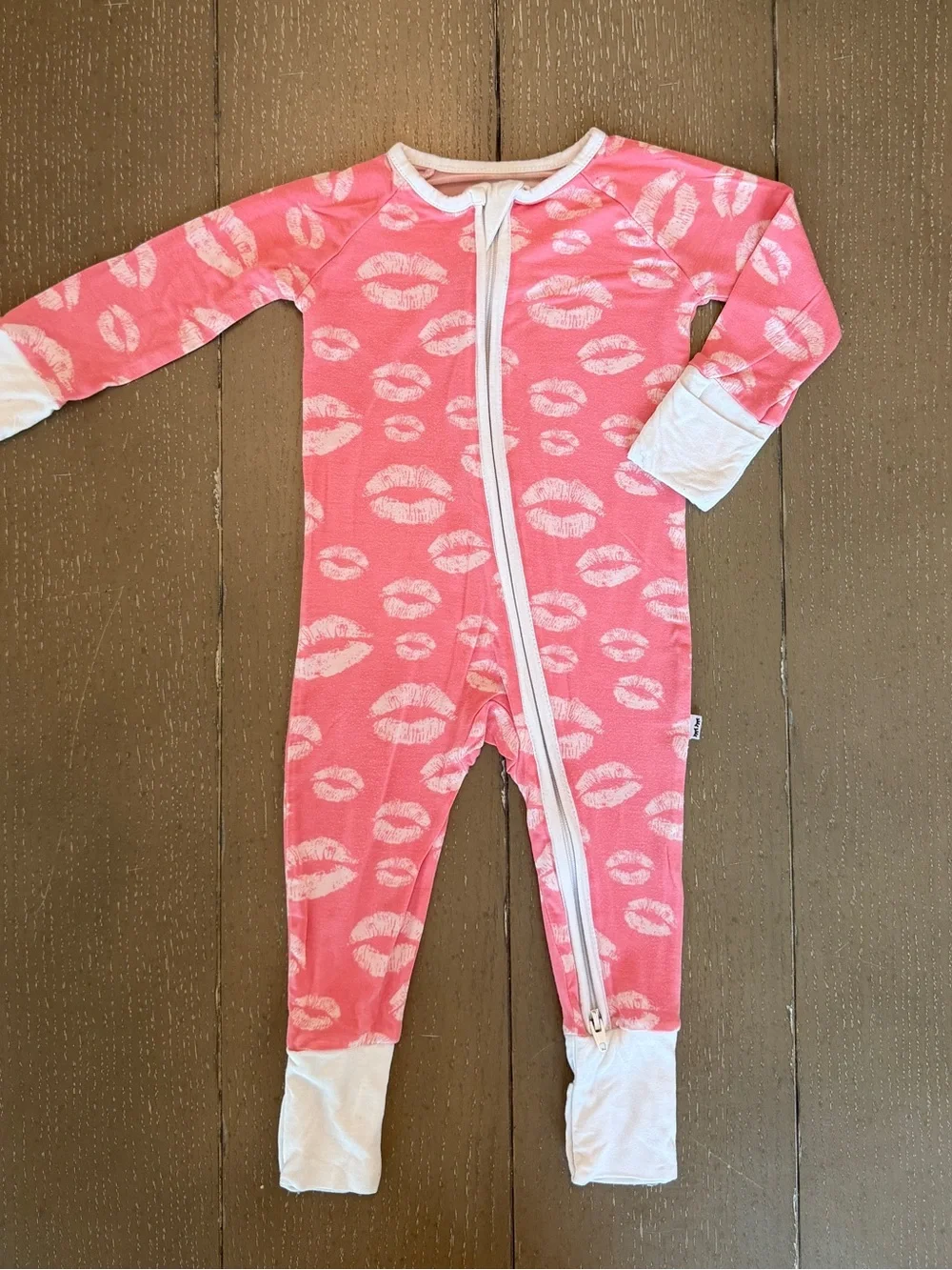 Little Sleepies Pink Long-Sleeve Bamboo Footie Sleeper/Kisses Onesie • Size 0-3M